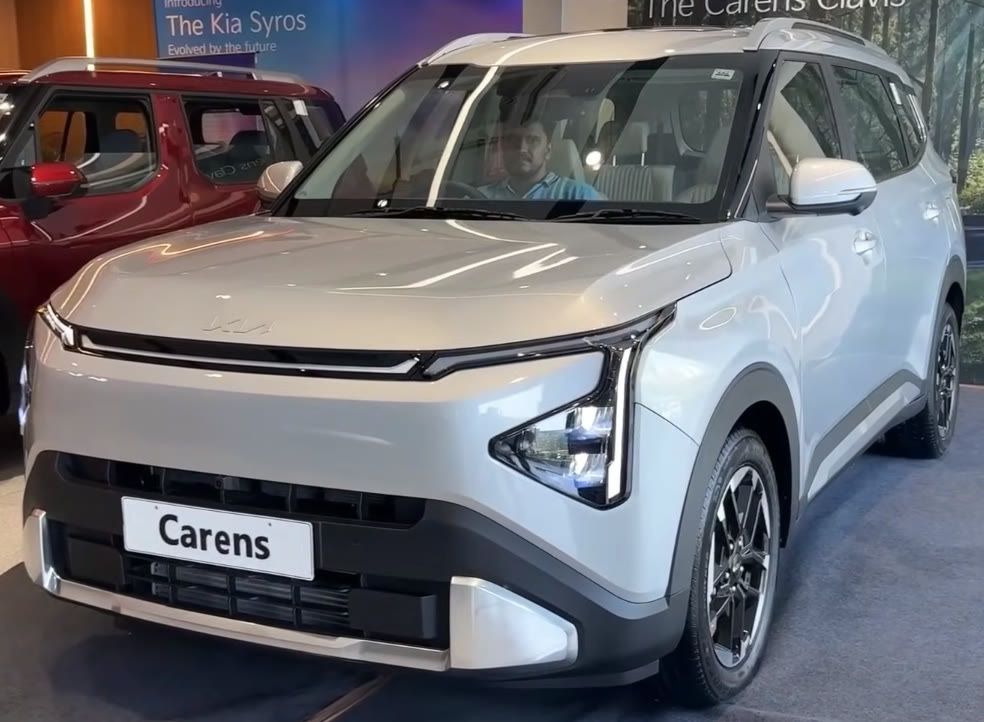 Kia Carens Clavis