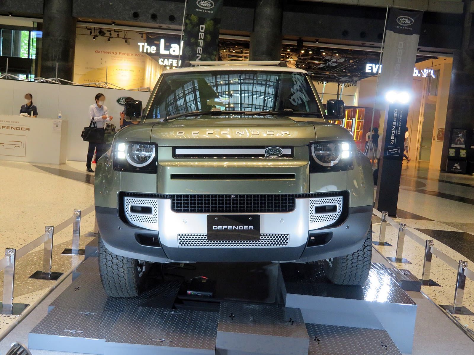 Land Rover Defender