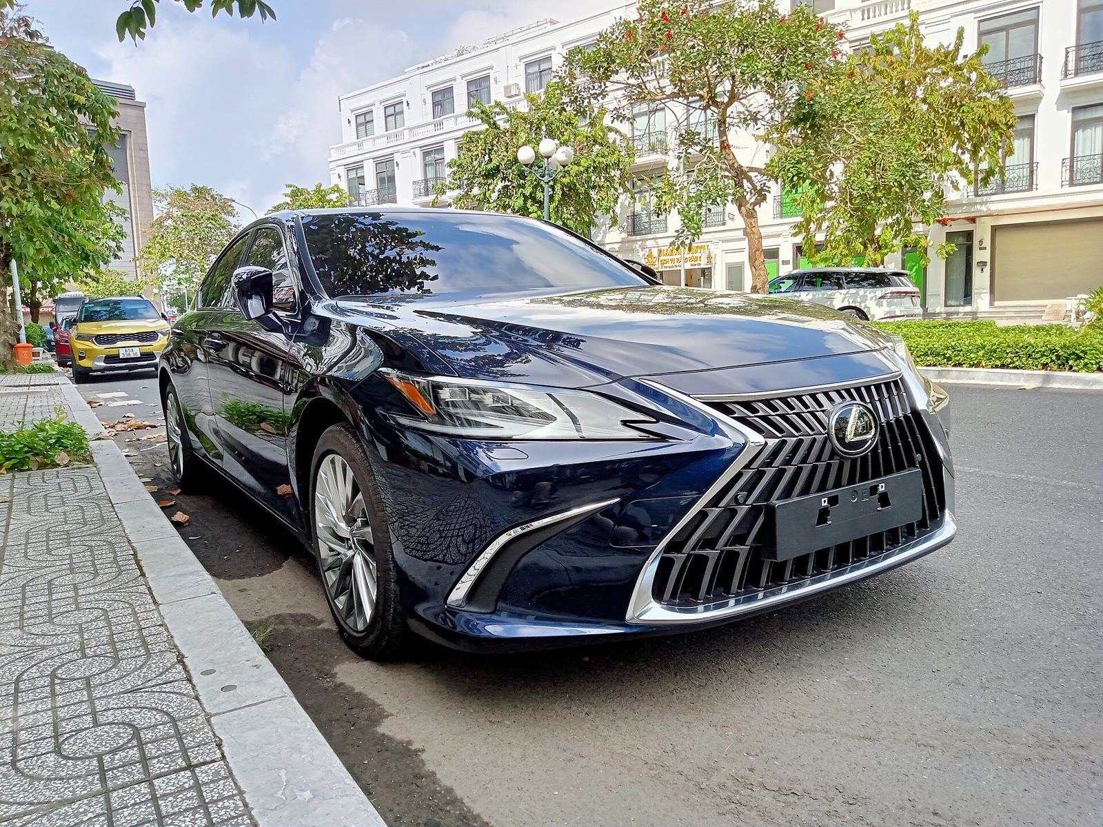 Lexus ES