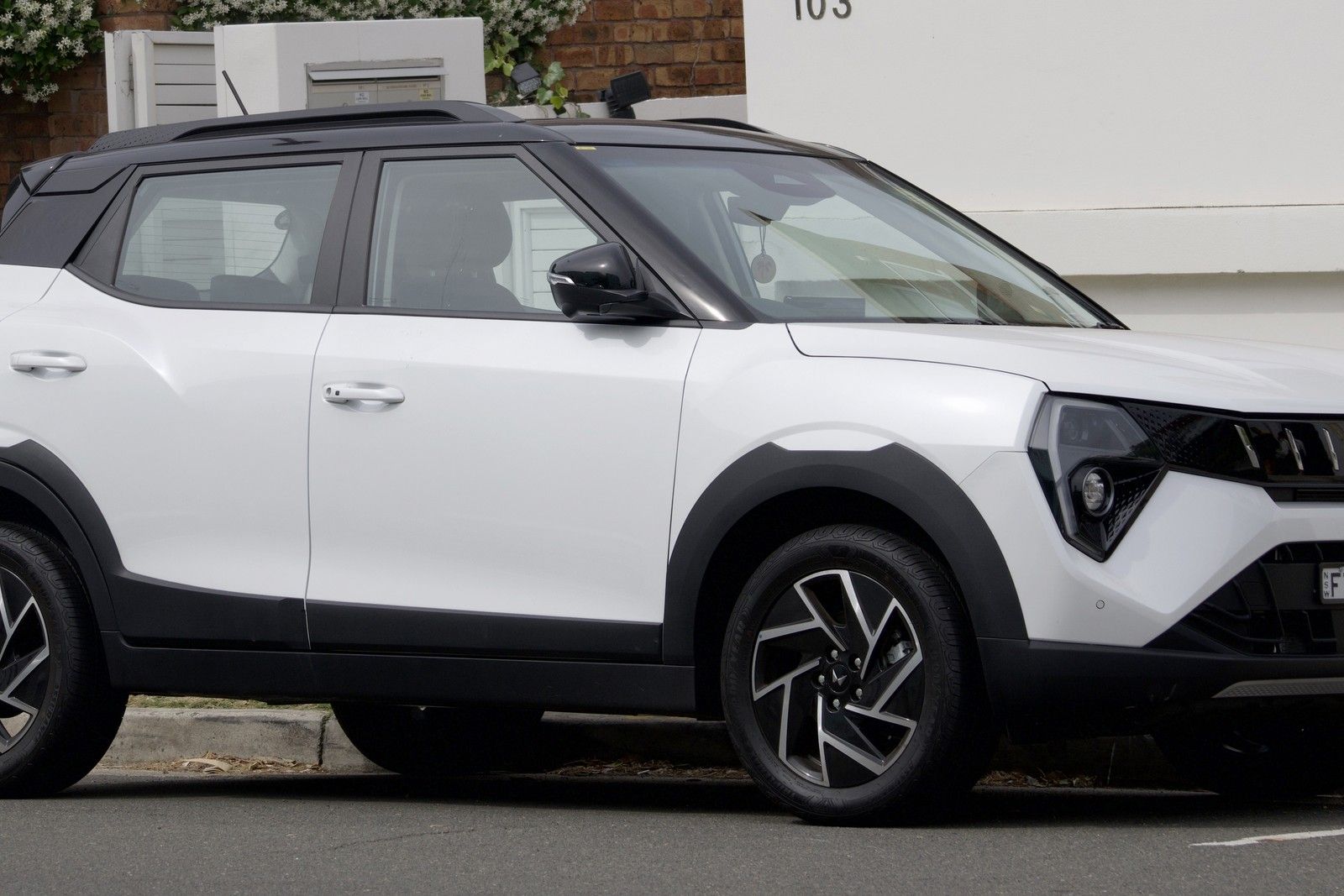 Mahindra XUV 3XO — comparison cover