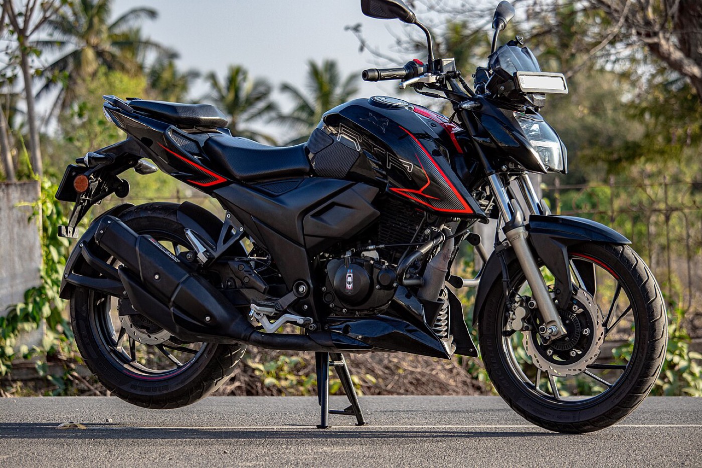 TVS Apache RTR 200 4V
