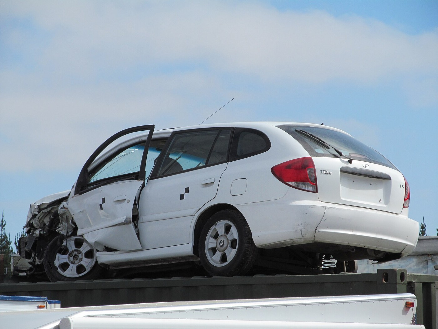 Hatchback crash test result image